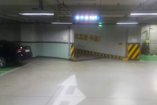 실제 주차되어 있는 모습입니다