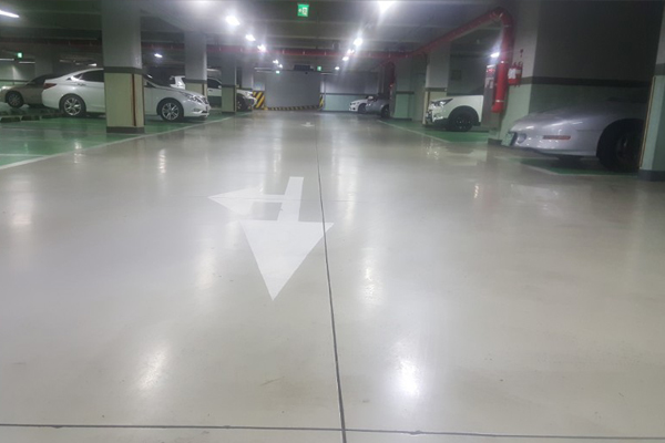 실제 주차되어 있는 모습입니다